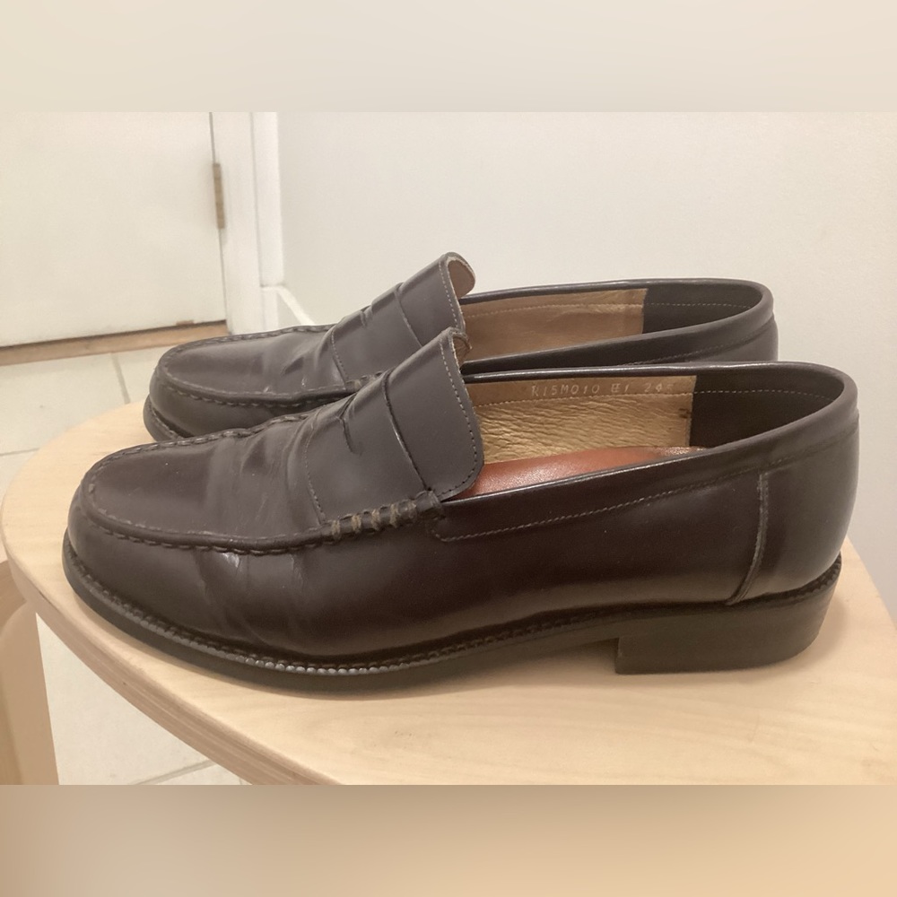 Romantic Move brown smart loafers. Size women 8-8.5 or men’s size 6.5.